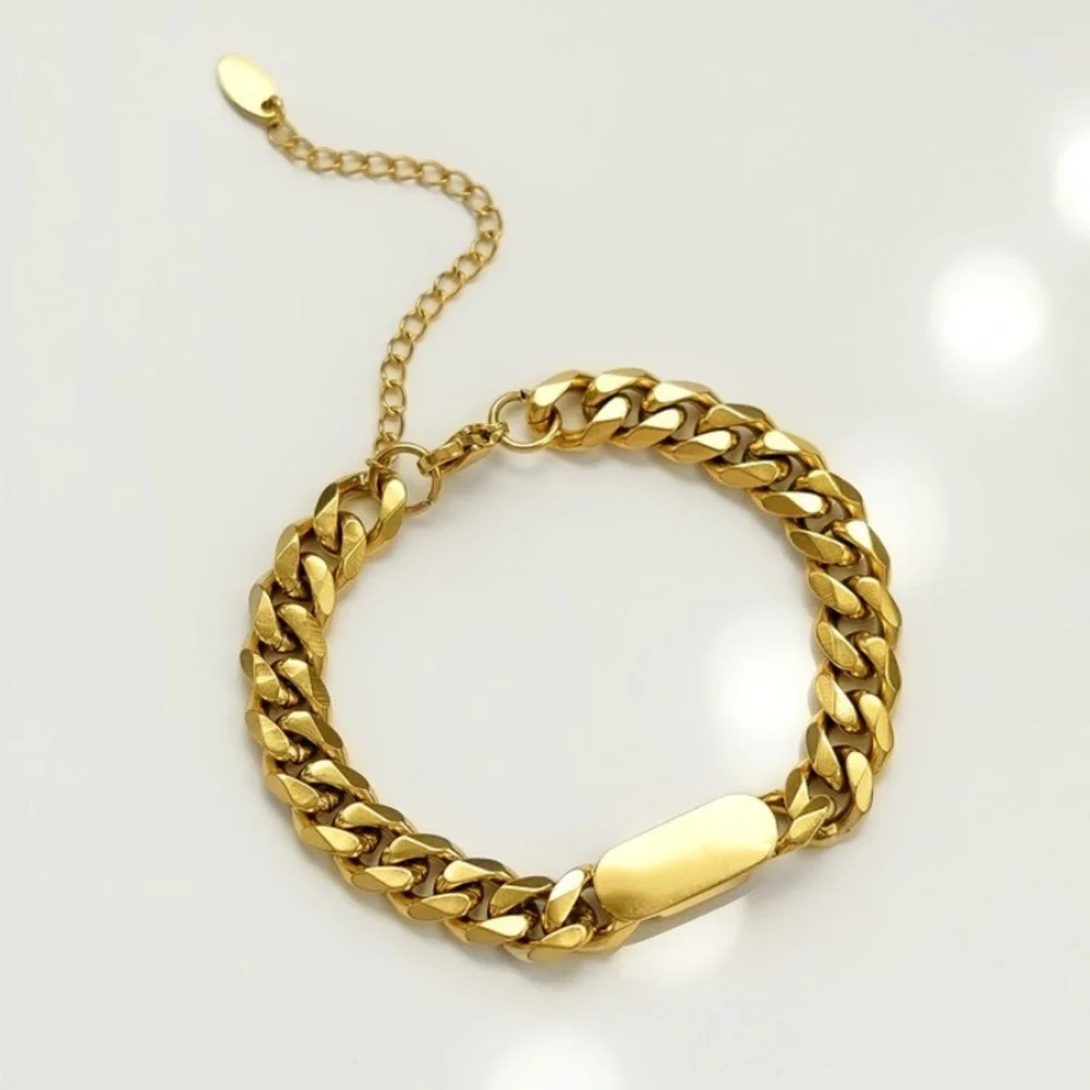 Link Chain Bracelet | Gold Plated Stainless Steel - Picture 2 of 3